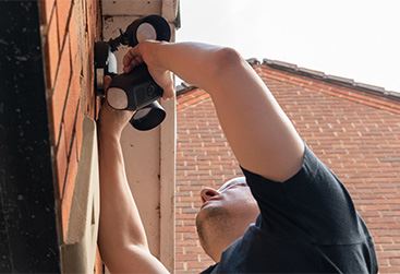 Flood Lights & Security Cameras